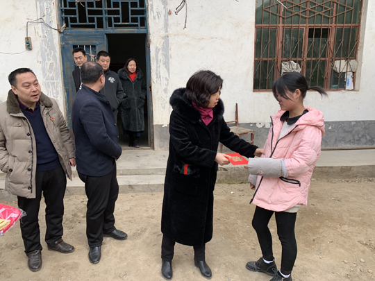 3贫困捐赠.jpg 3贫困捐赠.jpg