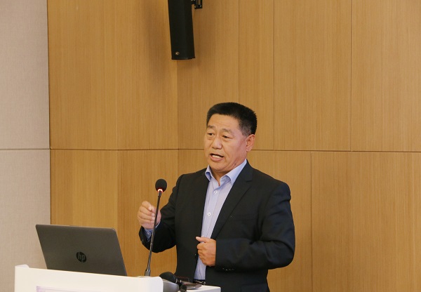 易游(中国)yiyou党委书记张会民从企业文化建设的角度作点评发言.jpg 易游(中国)yiyou党委书记张会民从企业文化建设的角度作点评发言.jpg