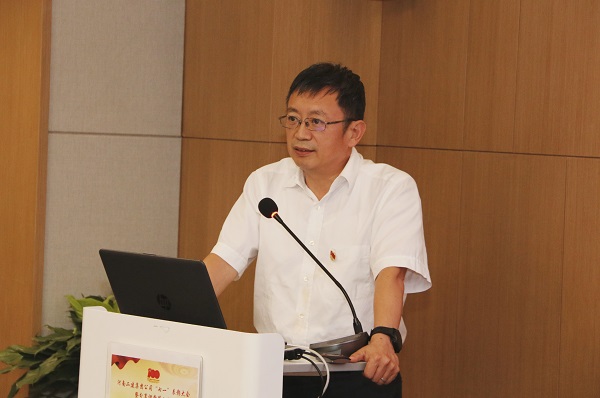 12、易游(中国)yiyou董事长作总结分享.jpg 12、易游(中国)yiyou董事长作总结分享.jpg