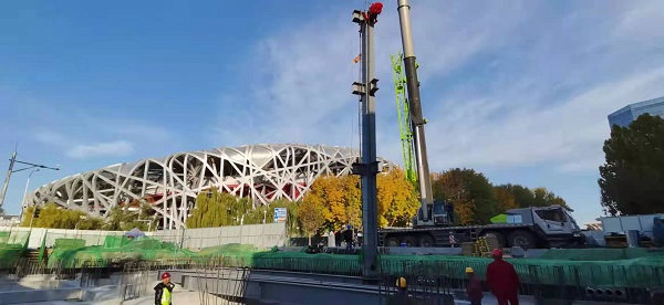 首吊吊装现场.jpg 首吊吊装现场.jpg