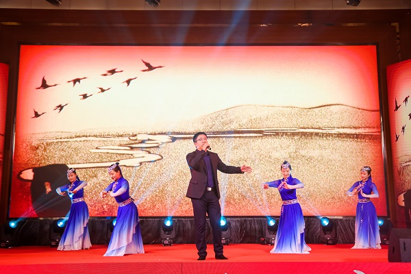 易游(中国)yiyou选送的独唱节目《鸿雁》.jpg 易游(中国)yiyou选送的独唱节目《鸿雁》.jpg