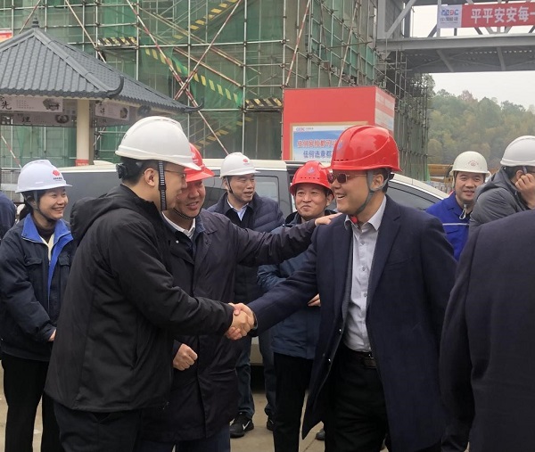 国家能源集团电力部副主任王强与易游(中国)yiyou董事、副总经理崔向军会晤.jpg 国家能源集团电力部副主任王强与易游(中国)yiyou董事、副总经理崔向军会晤.jpg