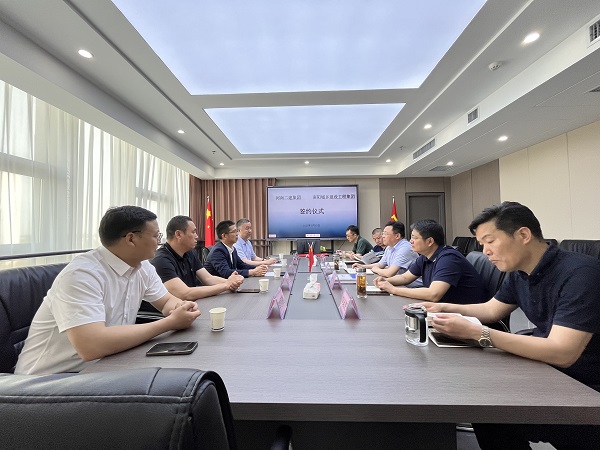 座谈交流现场.jpg 座谈交流现场.jpg