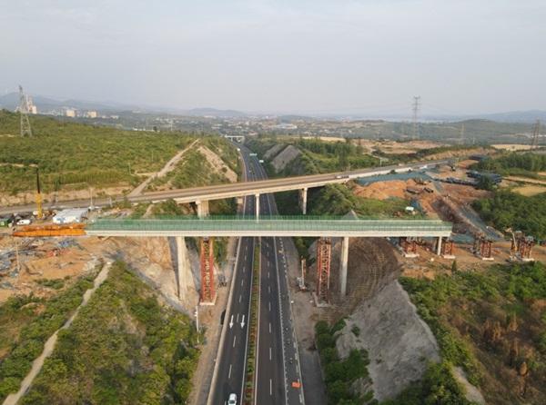 压缩-跨盐洛高速钢箱梁桥整体效果图.png 压缩-跨盐洛高速钢箱梁桥整体效果图.png